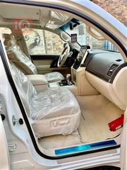 تۆیۆتا لاند کروزەر